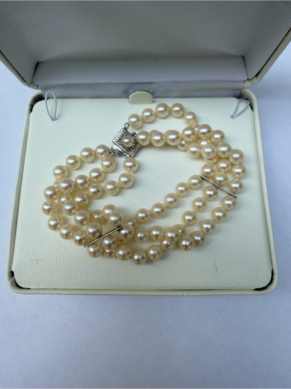 Vintage Triple Strand Pearl Bracelet 14K Gold Filigree Clasp 7.5”